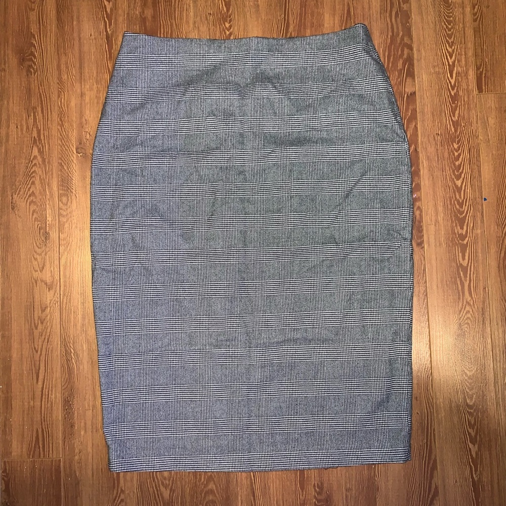 🦋3 for $20🦋 Forever 21 Plaid Pencil Skirt- XL